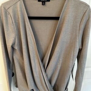 Zobha Gray Wrap Active top Small NWT